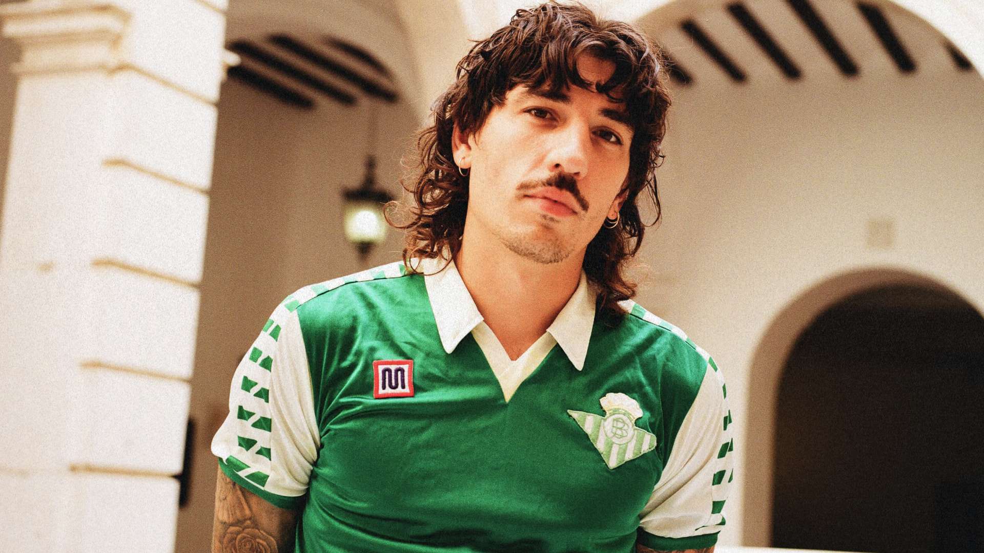 举重男子55公斤级决赛激烈角逐冠军诞生